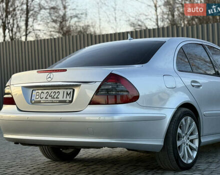 Сірий Мерседес Е-Клас, об'ємом двигуна 2.2 л та пробігом 295 тис. км за 9999 $, фото 122 на Automoto.ua