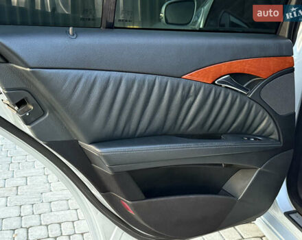 Сірий Мерседес Е-Клас, об'ємом двигуна 2.2 л та пробігом 295 тис. км за 9999 $, фото 37 на Automoto.ua