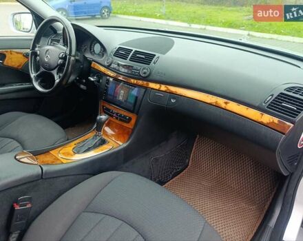 Серый Мерседес Е-Класс, объемом двигателя 2.99 л и пробегом 399 тыс. км за 9500 $, фото 40 на Automoto.ua