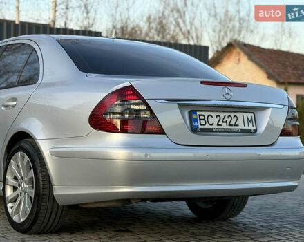 Сірий Мерседес Е-Клас, об'ємом двигуна 2.2 л та пробігом 295 тис. км за 9999 $, фото 108 на Automoto.ua