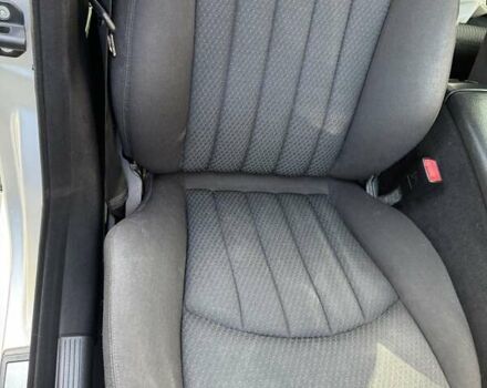 Серый Мерседес Е-Класс, объемом двигателя 1.8 л и пробегом 266 тыс. км за 8800 $, фото 5 на Automoto.ua