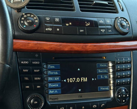 Сірий Мерседес Е-Клас, об'ємом двигуна 2.2 л та пробігом 295 тис. км за 9999 $, фото 31 на Automoto.ua