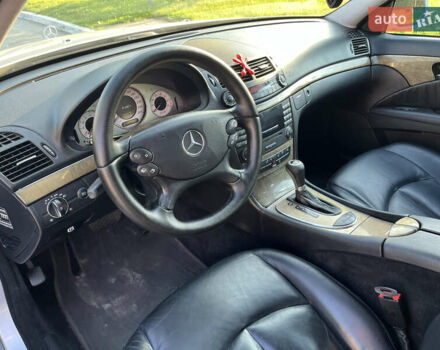 Серый Мерседес Е-Класс, объемом двигателя 1.8 л и пробегом 217 тыс. км за 7200 $, фото 11 на Automoto.ua