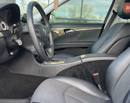 Мерседес Е-Клас 2007 у Івано-Франківську на Automoto.ua Сірий Мерседес Е-Клас, об'ємом двигуна 1.8 л та пробігом 227 тис. км за 7999 $, фото 22 на Automoto.ua