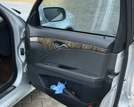 Сірий Мерседес Е-Клас, об'ємом двигуна 2.1 л та пробігом 278 тис. км за 10800 $, фото 9 на Automoto.ua