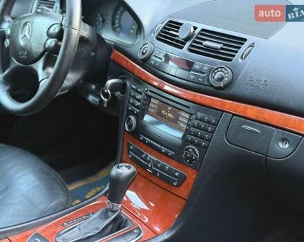 Сірий Мерседес Е-Клас, об'ємом двигуна 3 л та пробігом 366 тис. км за 10700 $, фото 25 на Automoto.ua