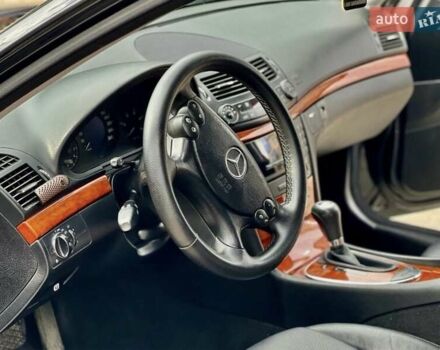 Серый Мерседес Е-Класс, объемом двигателя 2 л и пробегом 250 тыс. км за 7500 $, фото 4 на Automoto.ua