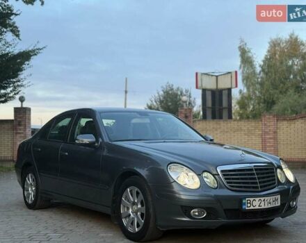 Сірий Мерседес Е-Клас, об'ємом двигуна 3 л та пробігом 366 тис. км за 10700 $, фото 4 на Automoto.ua