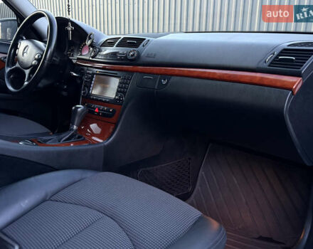 Сірий Мерседес Е-Клас, об'ємом двигуна 2.2 л та пробігом 295 тис. км за 9999 $, фото 46 на Automoto.ua