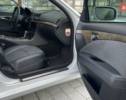 Мерседес Е-Клас 2007 у Івано-Франківську на Automoto.ua Сірий Мерседес Е-Клас, об'ємом двигуна 1.8 л та пробігом 227 тис. км за 7999 $, фото 10 на Automoto.ua