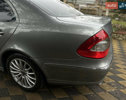 Серый Мерседес Е-Класс, объемом двигателя 3 л и пробегом 370 тыс. км за 8950 $, фото 15 на Automoto.ua