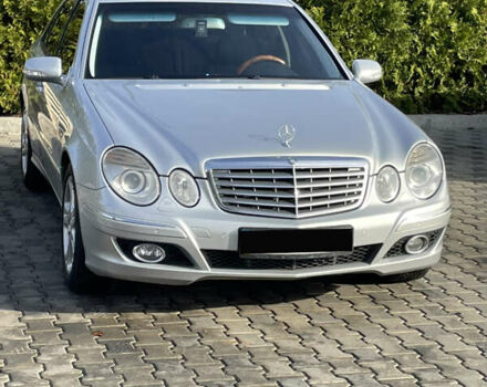 Серый Мерседес Е-Класс, объемом двигателя 2.1 л и пробегом 366 тыс. км за 11000 $, фото 6 на Automoto.ua