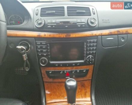 Серый Мерседес Е-Класс, объемом двигателя 1.8 л и пробегом 256 тыс. км за 8600 $, фото 28 на Automoto.ua