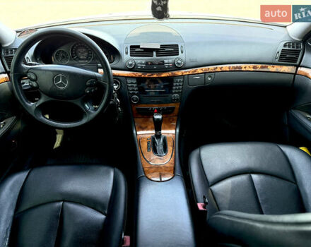 Мерседес Е-Клас 2008 у Києві на Automoto.ua Сірий Мерседес Е-Клас, об'ємом двигуна 2.2 л та пробігом 337 тис. км за 9600 $, фото 12 на Automoto.ua