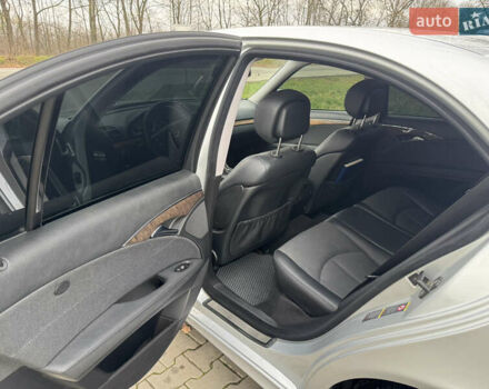 Сірий Мерседес Е-Клас, об'ємом двигуна 2.2 л та пробігом 253 тис. км за 8700 $, фото 9 на Automoto.ua