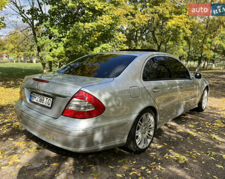 Серый Мерседес Е-Класс, объемом двигателя 2.2 л и пробегом 345 тыс. км за 11300 $, фото 3 на Automoto.ua