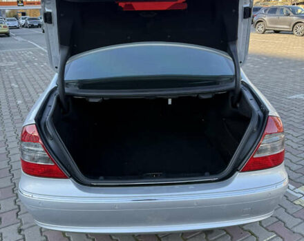 Серый Мерседес Е-Класс, объемом двигателя 3 л и пробегом 240 тыс. км за 15000 $, фото 17 на Automoto.ua