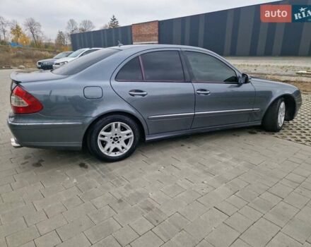 Серый Мерседес Е-Класс, объемом двигателя 1.8 л и пробегом 256 тыс. км за 8600 $, фото 5 на Automoto.ua