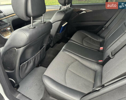 Сірий Мерседес Е-Клас, об'ємом двигуна 2.2 л та пробігом 253 тис. км за 8700 $, фото 16 на Automoto.ua