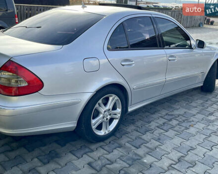 Серый Мерседес Е-Класс, объемом двигателя 2.1 л и пробегом 366 тыс. км за 11000 $, фото 4 на Automoto.ua