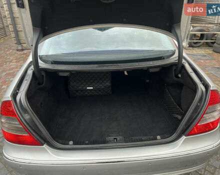 Мерседес Е-Клас 2008 у Костополе на Automoto.ua Сірий Мерседес Е-Клас, об'ємом двигуна 3 л та пробігом 295 тис. км за 11000 $, фото 15 на Automoto.ua