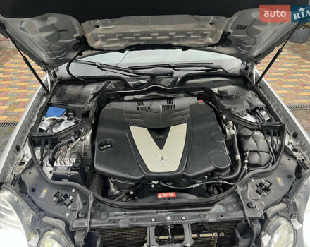 Мерседес Е-Клас 2008 у Костополе на Automoto.ua Сірий Мерседес Е-Клас, об'ємом двигуна 3 л та пробігом 295 тис. км за 11000 $, фото 9 на Automoto.ua