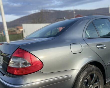 Серый Мерседес Е-Класс, объемом двигателя 2.15 л и пробегом 249 тыс. км за 13100 $, фото 19 на Automoto.ua