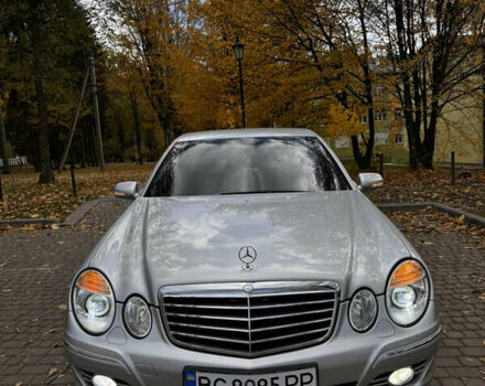 Мерседес Е-Клас 2008 у Львові на Automoto.ua Сірий Мерседес Е-Клас, об'ємом двигуна 2.99 л та пробігом 319 тис. км за 11500 $, фото 2 на Automoto.ua