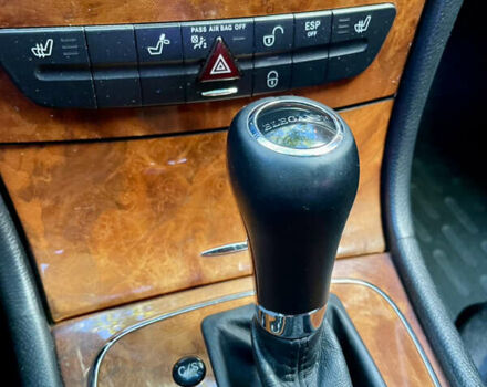 Серый Мерседес Е-Класс, объемом двигателя 2.1 л и пробегом 366 тыс. км за 11000 $, фото 10 на Automoto.ua