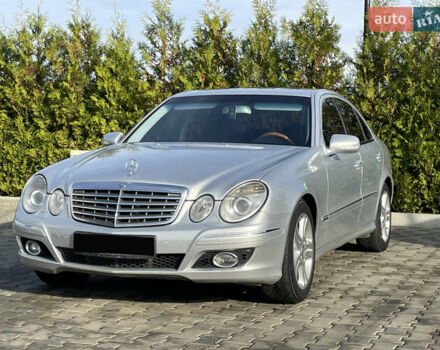 Серый Мерседес Е-Класс, объемом двигателя 2.1 л и пробегом 366 тыс. км за 11000 $, фото 5 на Automoto.ua