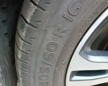 Серый Мерседес Е-Класс, объемом двигателя 2.15 л и пробегом 259 тыс. км за 10400 $, фото 18 на Automoto.ua