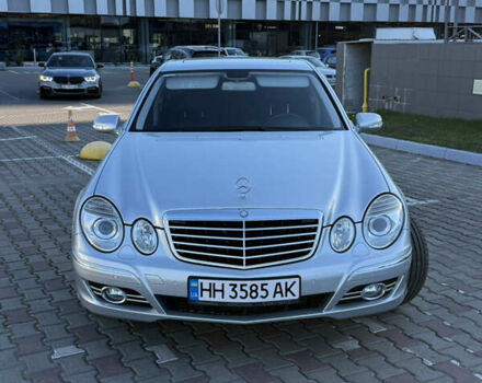 Серый Мерседес Е-Класс, объемом двигателя 3 л и пробегом 240 тыс. км за 15000 $, фото 1 на Automoto.ua
