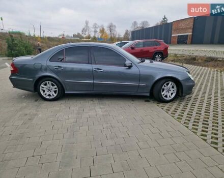 Серый Мерседес Е-Класс, объемом двигателя 1.8 л и пробегом 256 тыс. км за 8600 $, фото 4 на Automoto.ua