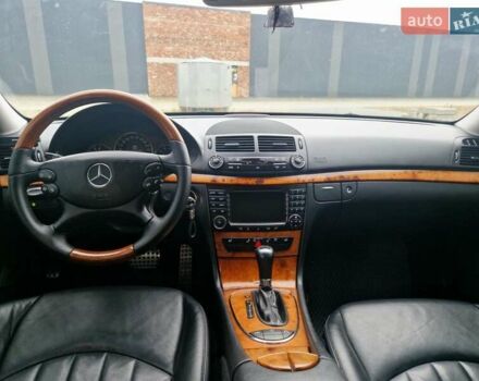 Сірий Мерседес Е-Клас, об'ємом двигуна 1.8 л та пробігом 257 тис. км за 7800 $, фото 24 на Automoto.ua