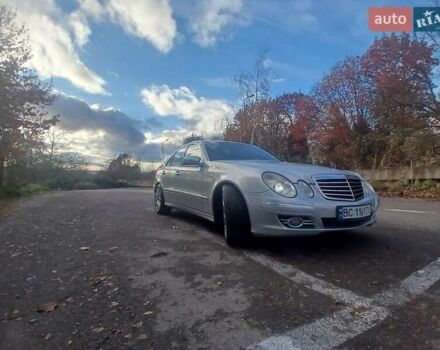 Серый Мерседес Е-Класс, объемом двигателя 3 л и пробегом 382 тыс. км за 10550 $, фото 3 на Automoto.ua