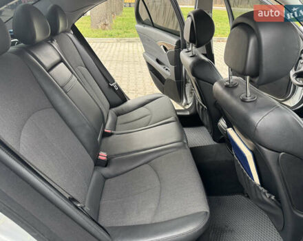 Сірий Мерседес Е-Клас, об'ємом двигуна 2.2 л та пробігом 253 тис. км за 8700 $, фото 15 на Automoto.ua