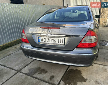 Серый Мерседес Е-Класс, объемом двигателя 2.15 л и пробегом 249 тыс. км за 13100 $, фото 30 на Automoto.ua