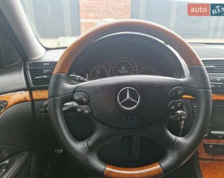 Серый Мерседес Е-Класс, объемом двигателя 1.8 л и пробегом 256 тыс. км за 8600 $, фото 25 на Automoto.ua