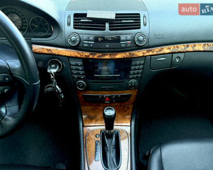 Мерседес Е-Клас 2008 у Києві на Automoto.ua Сірий Мерседес Е-Клас, об'ємом двигуна 2.2 л та пробігом 337 тис. км за 9600 $, фото 10 на Automoto.ua