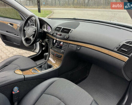 Сірий Мерседес Е-Клас, об'ємом двигуна 2.2 л та пробігом 253 тис. км за 8700 $, фото 14 на Automoto.ua