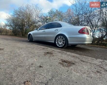 Серый Мерседес Е-Класс, объемом двигателя 3 л и пробегом 382 тыс. км за 10550 $, фото 4 на Automoto.ua