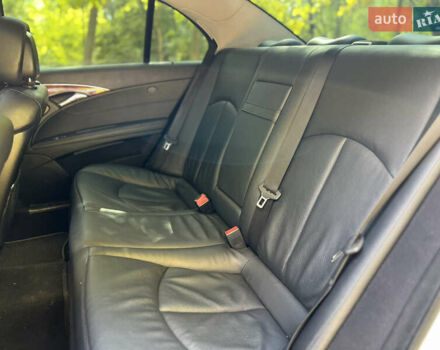 Серый Мерседес Е-Класс, объемом двигателя 2.2 л и пробегом 345 тыс. км за 11300 $, фото 8 на Automoto.ua