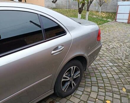 Серый Мерседес Е-Класс, объемом двигателя 2.15 л и пробегом 259 тыс. км за 10400 $, фото 54 на Automoto.ua