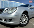 Мерседес Е-Клас 2008 у Києві на Automoto.ua Сірий Мерседес Е-Клас, об'ємом двигуна 2.2 л та пробігом 337 тис. км за 9600 $, фото 2 на Automoto.ua