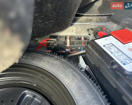 Серый Мерседес Е-Класс, объемом двигателя 2.15 л и пробегом 249 тыс. км за 13100 $, фото 43 на Automoto.ua