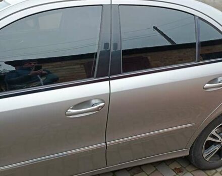 Серый Мерседес Е-Класс, объемом двигателя 2.15 л и пробегом 259 тыс. км за 10400 $, фото 48 на Automoto.ua