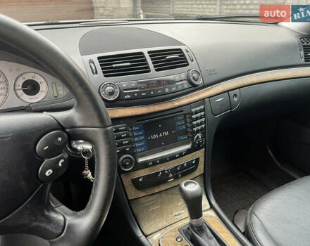 Мерседес Е-Клас 2008 у Костополе на Automoto.ua Сірий Мерседес Е-Клас, об'ємом двигуна 3 л та пробігом 295 тис. км за 11000 $, фото 12 на Automoto.ua