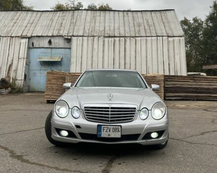 Мерседес Е-Клас 2008 у Львові на Automoto.ua Сірий Мерседес Е-Клас, об'ємом двигуна 3.2 л та пробігом 360 тис. км за 5200 $, фото 1 на Automoto.ua