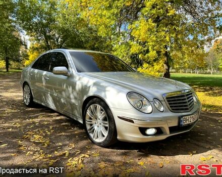 Серый Мерседес Е-Класс, объемом двигателя 2.1 л и пробегом 345 тыс. км за 11300 $, фото 1 на Automoto.ua