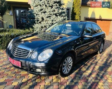 Серый Мерседес Е-Класс, объемом двигателя 2.2 л и пробегом 258 тыс. км за 11999 $, фото 2 на Automoto.ua